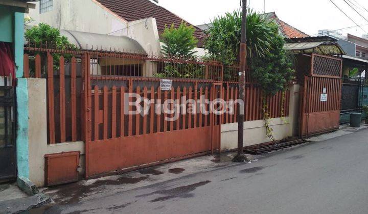 Rumah lama 2 lantai Cipulir Kebayoran Lama Jakarta Selatan 1