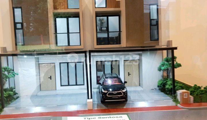 Rumah 2 Lantai Roof Top, Culster Pinggir Jalan, Nempel LRT Ciracas 2