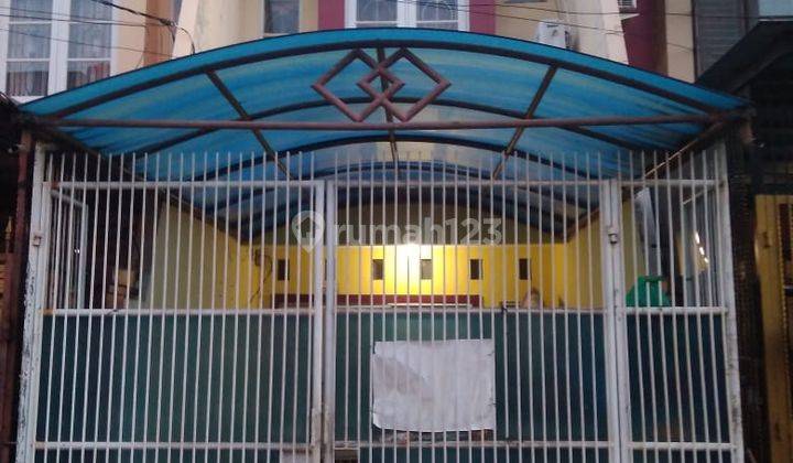 Dikontrakkan Rumah di Taman Palem, Jakarta Barat