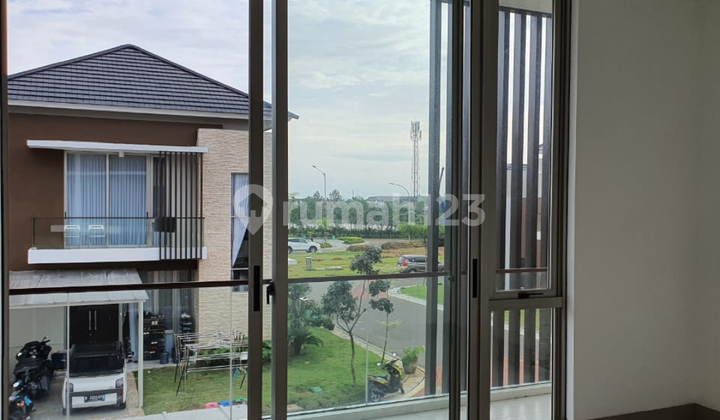 Disewakan Cepat Rumah Hoek 2 Lantai Baru Pik 2 Kosambi, Tangerang 1