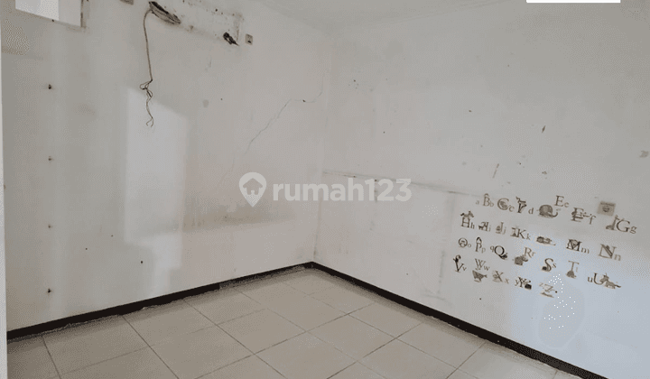 Dijual Rumah Bangunan Tua Ukuran 6x15 Tomang, Jakarta Barat 2