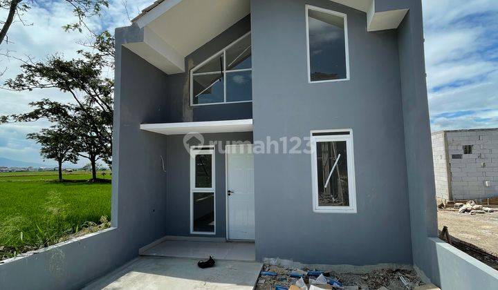 Rumah Mezanine Dekat Pusat Pendidikan Dan Perbelanjaan di Bandung 1