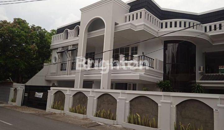 LUXURY CLASSIC AMERICAN STYLE HOUSE AREA GATOT SUBROTO 1