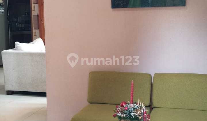 House Position Hook in Kencana Loka BSD South Tangerang 2