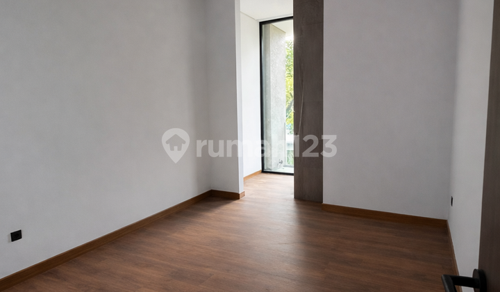 Independent Building House Foresta Naturale BSD City 2