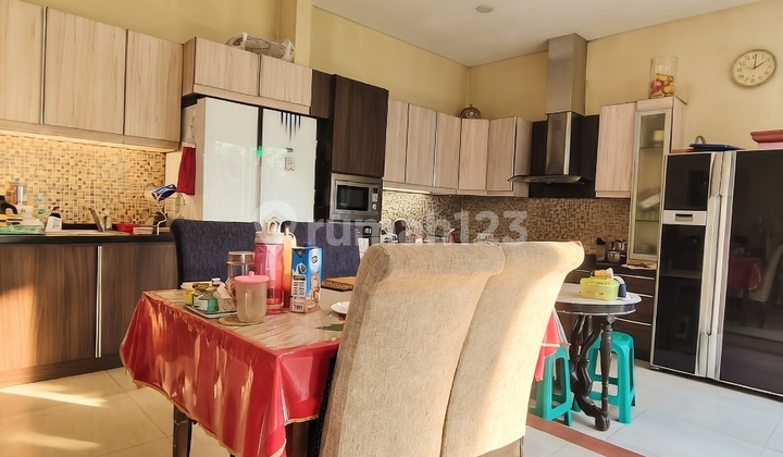 Rumah Hoek 2 Lantai, Full Detached, Tropical Minimalist, Vibes Villa di Bali, Tanah Ngantong 2