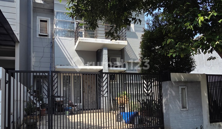 House in Anggrek Loka BSD, South Tangerang, Banten