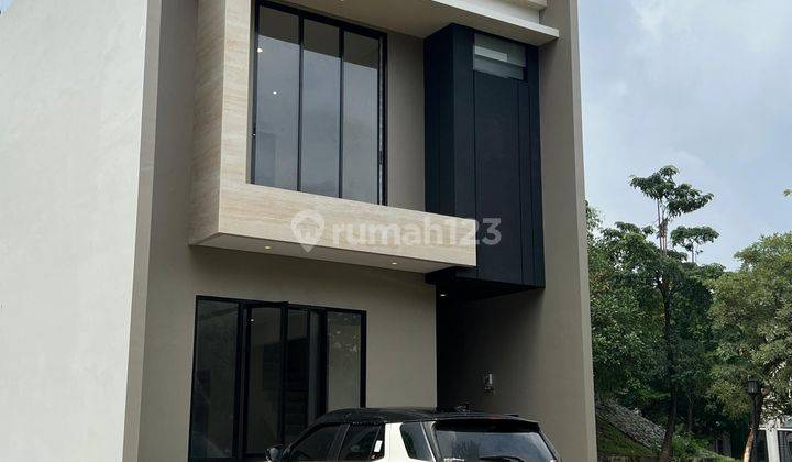 Dijual Rumah Bangunan Mandiri Cantik Dengan Halaman Belakang Luas Cluster Azura, Vanya Park, Bsd City 2