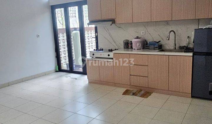 JUAL RUMAH HOEK & PRIVATE SWIMMING POOL Cluster The Lavender 2