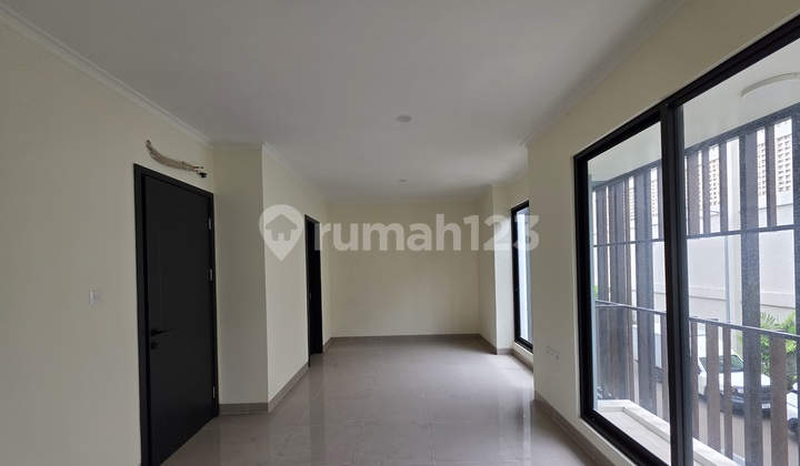 Attic Corner House in Leonora Symphonia Cluster, Gading Serpong 2