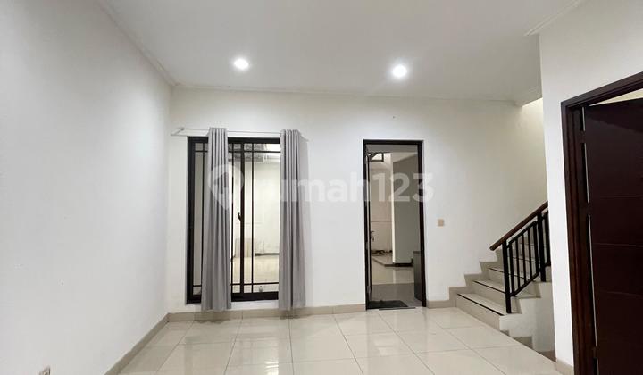 Segera Sewa Rumah Bagus 8X20 Ready Siap Huni