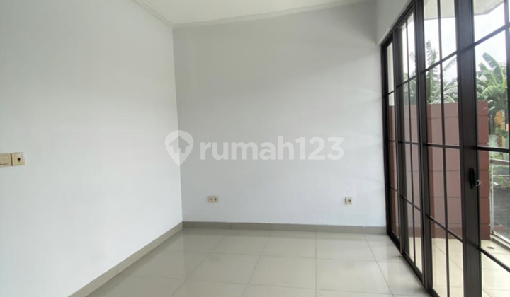 Disewakan Rumah Hoek Cluster West Europe 2