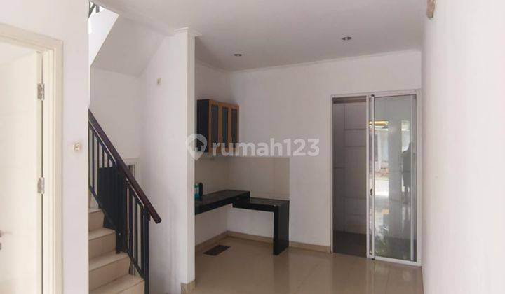  Rumah Kontrakan Unfurnished di Green Lake City 2