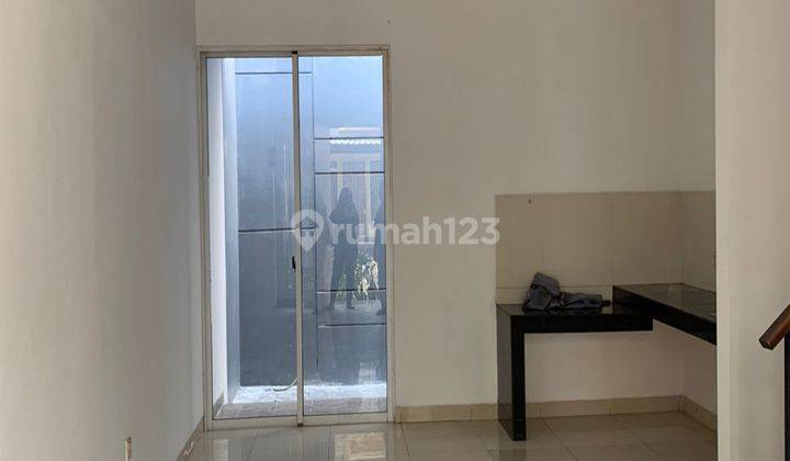 Disewakan  Rumah Unfurnished di Green Lake City 1