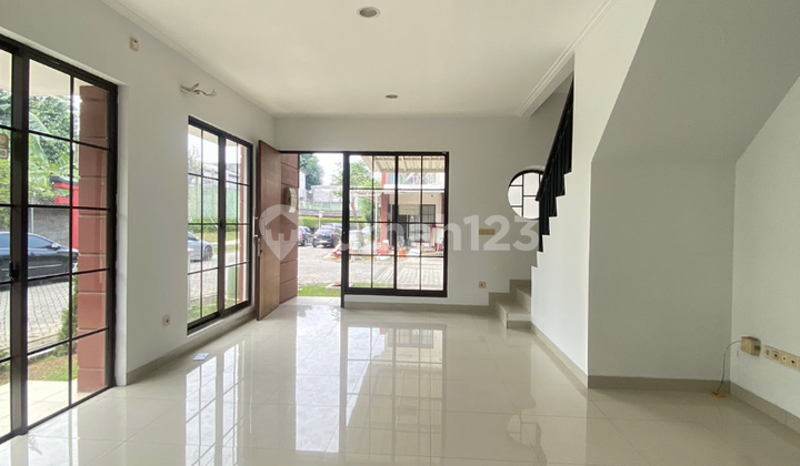 Disewakan Rumah Hoek Siap Hunii Dua Lantaiii Disewakan Rumah Hoek Siap Hunii Dua Lantaiii