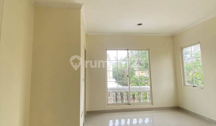 Disewakan Tumah Bagus Anti Banjirrr di Green Lake City