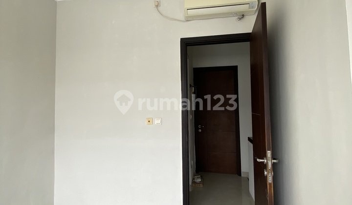 Disewakan Rumah Dua Lantai Minimalis Siap Huni 2