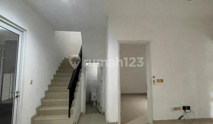 Disewakan Rumah 8x15 Di Green Lake Bagus