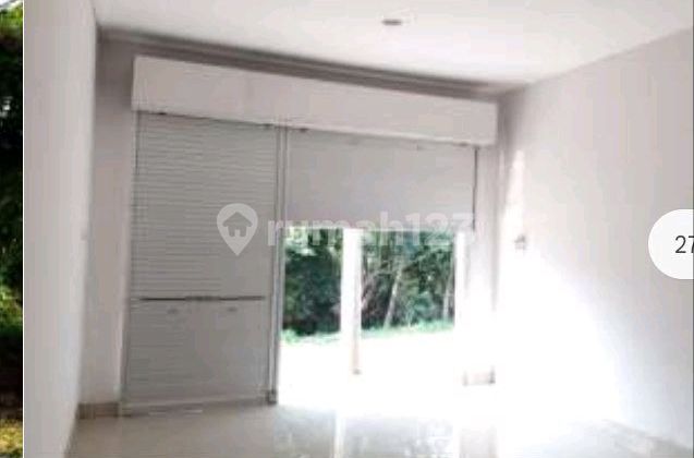 Single-Storey Shop Near School and Residential Area