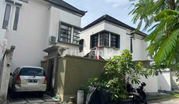 Rumah Minimalis 2 Lantai di Jantung Nusa Dua Highland - Nyaman & Strategis Rumah Minimalis 2 Lantai di Jantung Nusa Dua Highland - Nyaman & Strategis