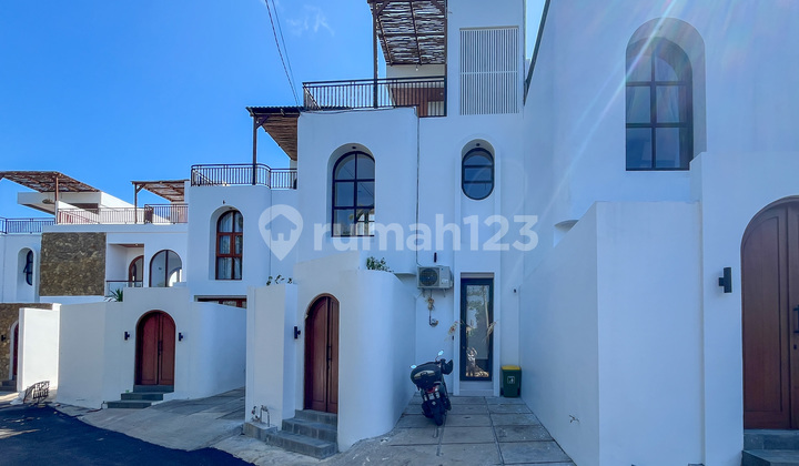 Villa 3 Lantai Dengan Rooftop View Di Balangan – 10 Menit Dari Pantai, Lokasi Nyaman & Potensi Investasi Tinggi Villa 3 Lantai Dengan Rooftop View Di Balangan – 10 Menit Dari Pantai, Lokasi Nyaman & Potensi Investasi Tinggi