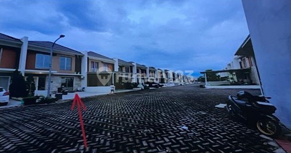 Residential House in Surabaya Premium Housing - Attractive Auction Price! 2