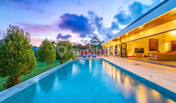 Kemewahan Tropis Di Tengah Kedamaian Ungasan – Villa Luas Dengan Taman Pribadi & Pemandangan Hijau Kemewahan Tropis Di Tengah Kedamaian Ungasan – Villa Luas Dengan Taman Pribadi & Pemandangan Hijau