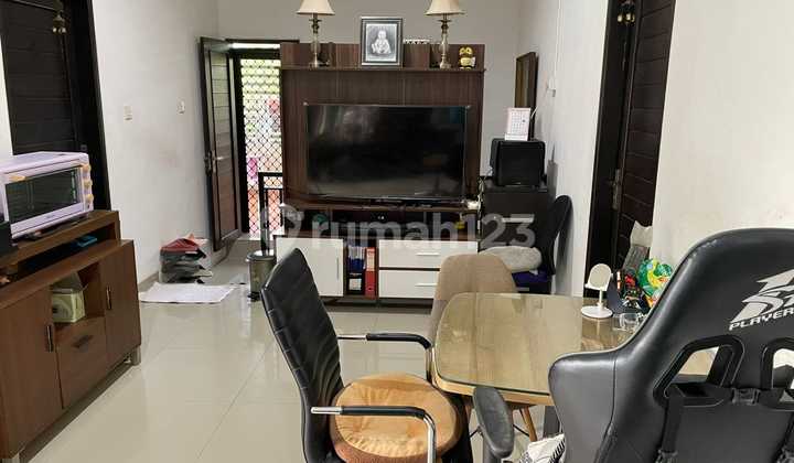 Rumah Modern Tropis 2 Lantai di Pusat Denpasar - Tenang & Strategis, Dekat Semua Akses Utama