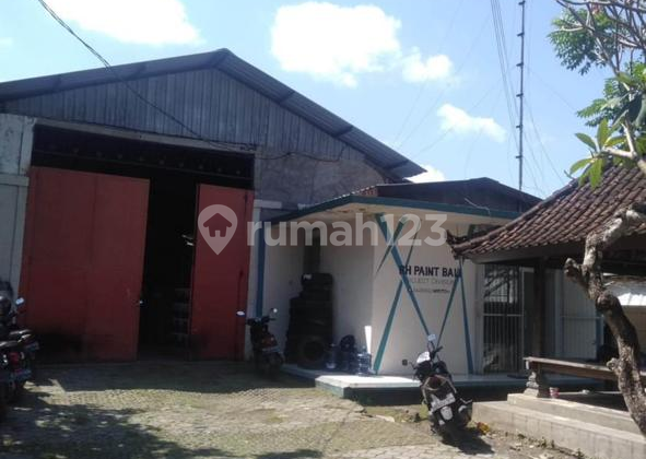 300 m² Wide Warehouse on Jl. Muding Batusangyang - 12 m Road Access, South Facing, Ready for Rent!