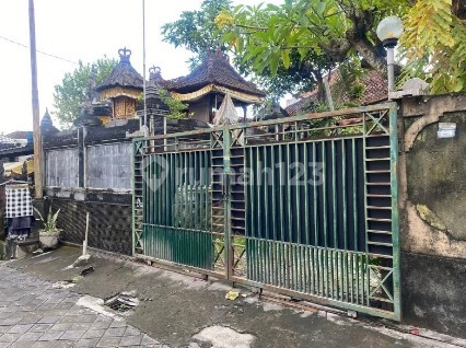 Rumah Klasik Bali 3KT di Singosari, Denpasar Utara — Lokasi Strategis & Halaman Luas