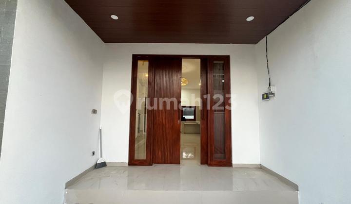 Rumah Baru 2 Lantai di Muding Kerobokan - Lokasi Strategis Dekat Canggu & Seminyak