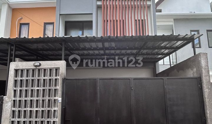 Rumah 2 Lantai Semi-industrial Di Padangsambian – Full Furnished, Strategis Dekat Pusat Kota & Bandara Rumah Bagus SHM di Padangsambian di Padangsambian  1