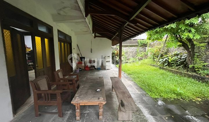 Tanah Luas 1.000 M² Bonus 2 Bangunan Villa di Kerobokan-Seminyak | Aset Langka di Area Premium