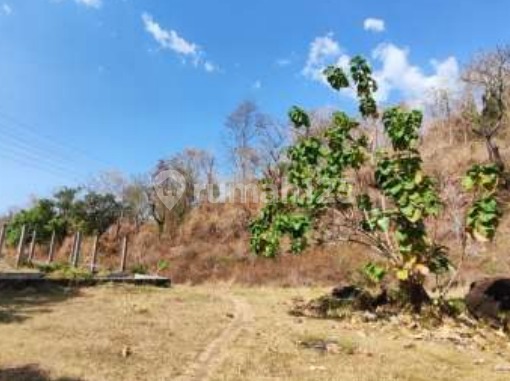 Spacious Strategic Land Near the Beach and Tourist Center