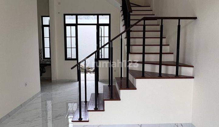 Rumah 2 Lantai di Jalan Cendrawasih, Makassar 2