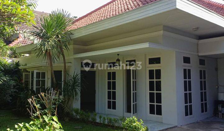 Disewakan Rumah Cantik Dan Bagus di Menteng, Jakarta Pusat 1