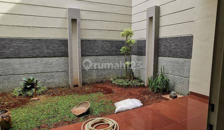 Jual Rumah Cantik Dan Terawat, 2 Lantai, Siap Huni Di Kemang 2