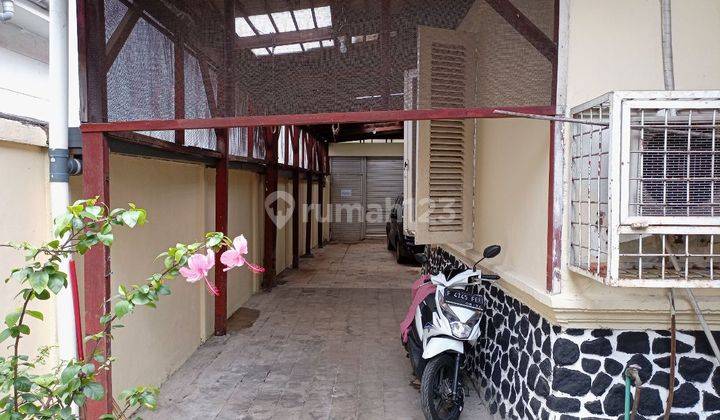 Di Jual Rumah + Kost Hitung Tanah di Menteng 2