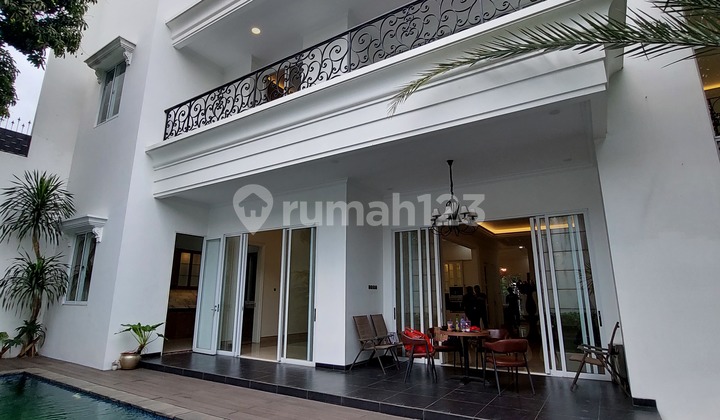 Jual Rumah Mewah Dengan Material Kualitas Tinggi di Pondok Indah Jual Rumah Mewah Dengan Material Kualitas Tinggi di Pondok Indah