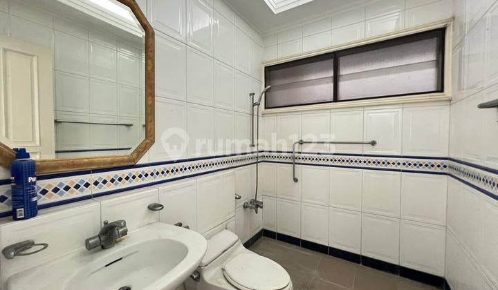 Disewakan Rumah Bagus Siap Huni di Menteng 2