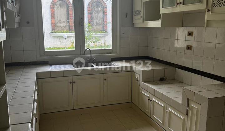 Beautiful House in Elite Menteng Area, Suitable for Expatriates & Diplomats 2