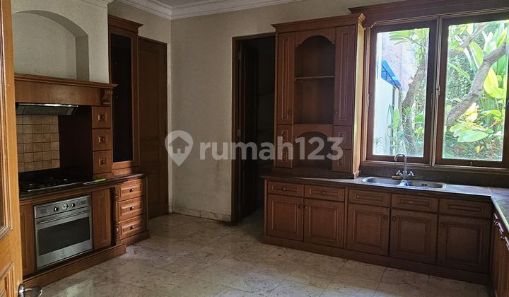 Rumah Siap Huni Suasana Asri di Jakarta Selatan 2