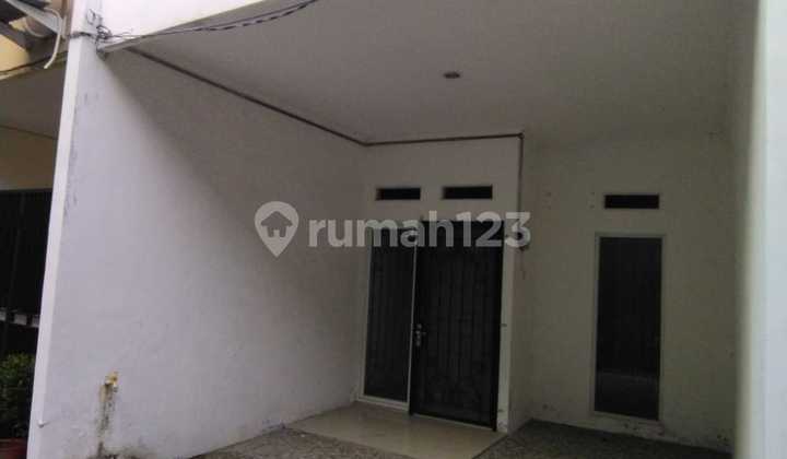 Rumah Siap Huni 2 Lantai di Jakarta Pusat