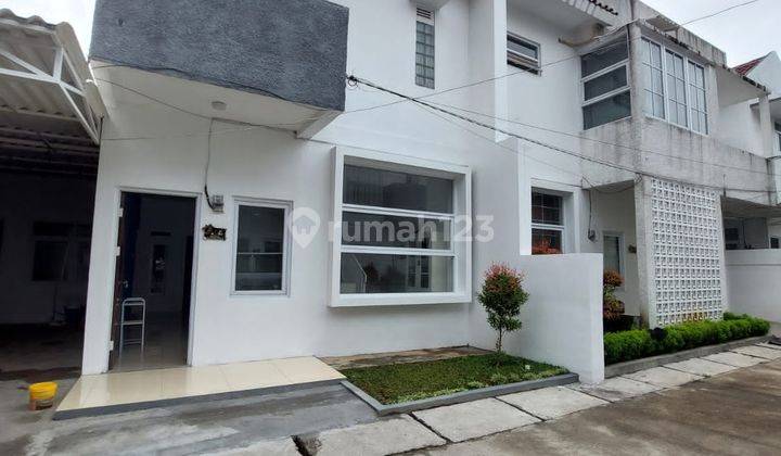 Dijual Rumah di Jalan kopo permai 2, 2 Lantai SHM Baru 1