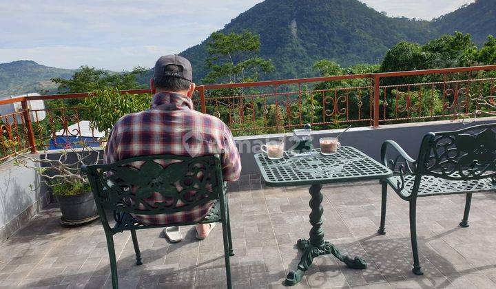 Vila dengan view gunung 2