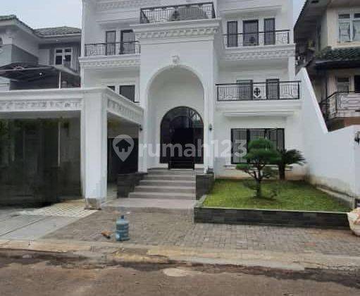 Rumah Mewah Dengan Kolam Berenang Sentul City, Bogor 1