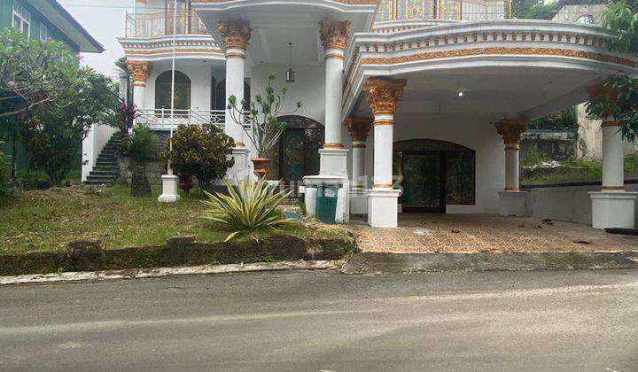 Rumah Dengan Kolam Renang Sentul City, Bogor 2