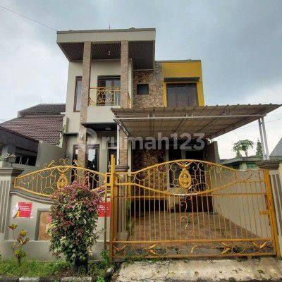 Rumah 2 Lantai Di Komplek Adipura Cluster Palem Murah 1