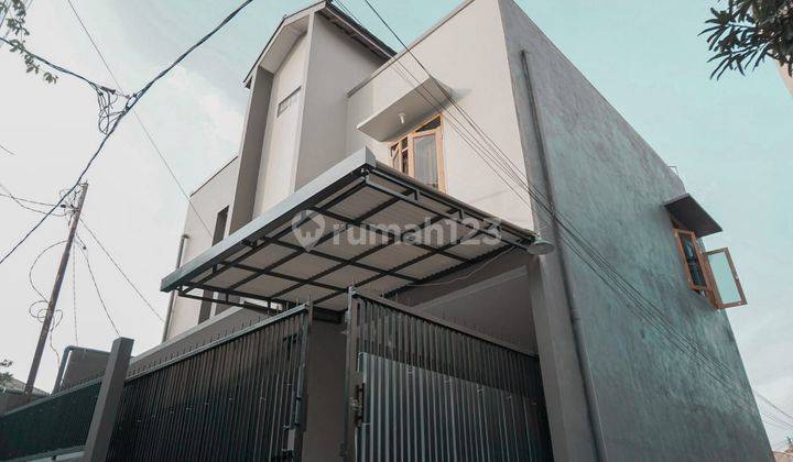 Rumah Tubagus Ismail dago hanya 150 meter dari jalan utama  1