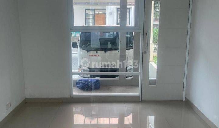 Rumah Shm 2 Lantai Di Komplek D Green Aqeela, Kota Cimahi
 2